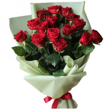 Eternal romance: a bouquet of 15 red roses on a long stem