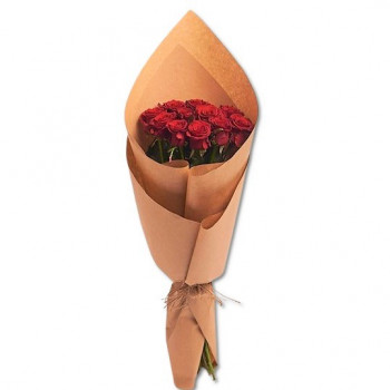 Pušķis Mīlestības rozes - 11 sarkanas garas rozes Liepājā